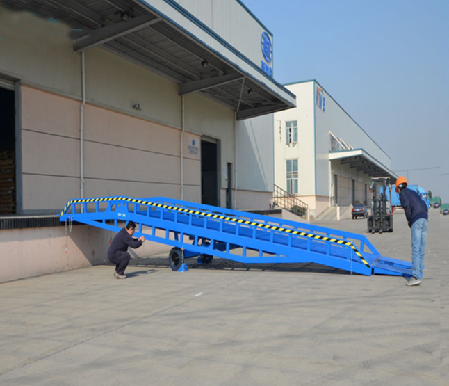 诏安移动式登车桥应用