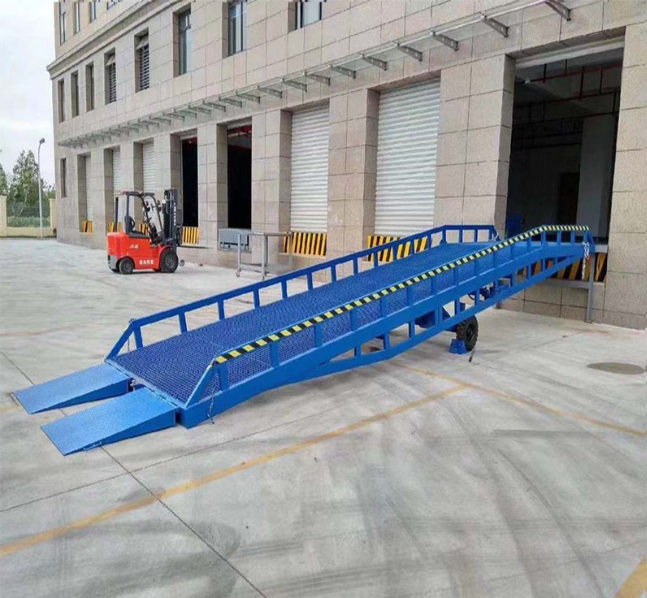 诏安移动式登车桥装卸